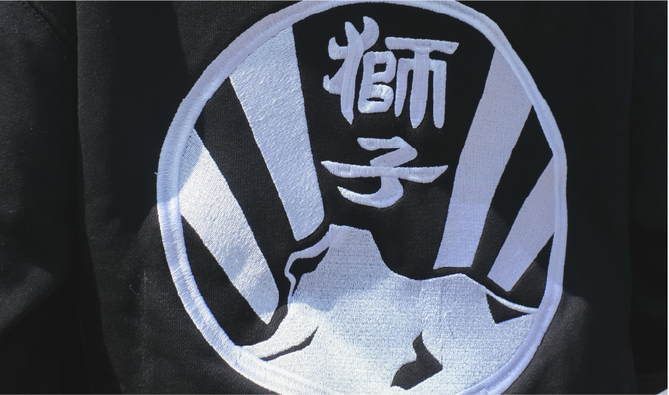 black-kamon-hoodie-lion-rock-embroidered-crest-patch-detail-Hong-Kong-Kwun-Tong-Grandmama-store