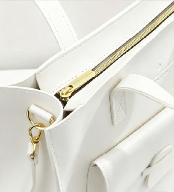 white-leather-tote-bag-zipper-closure-and-gold-hardware-Vintage-Soft-Leather-Convertible-Bag-Grandmama-store