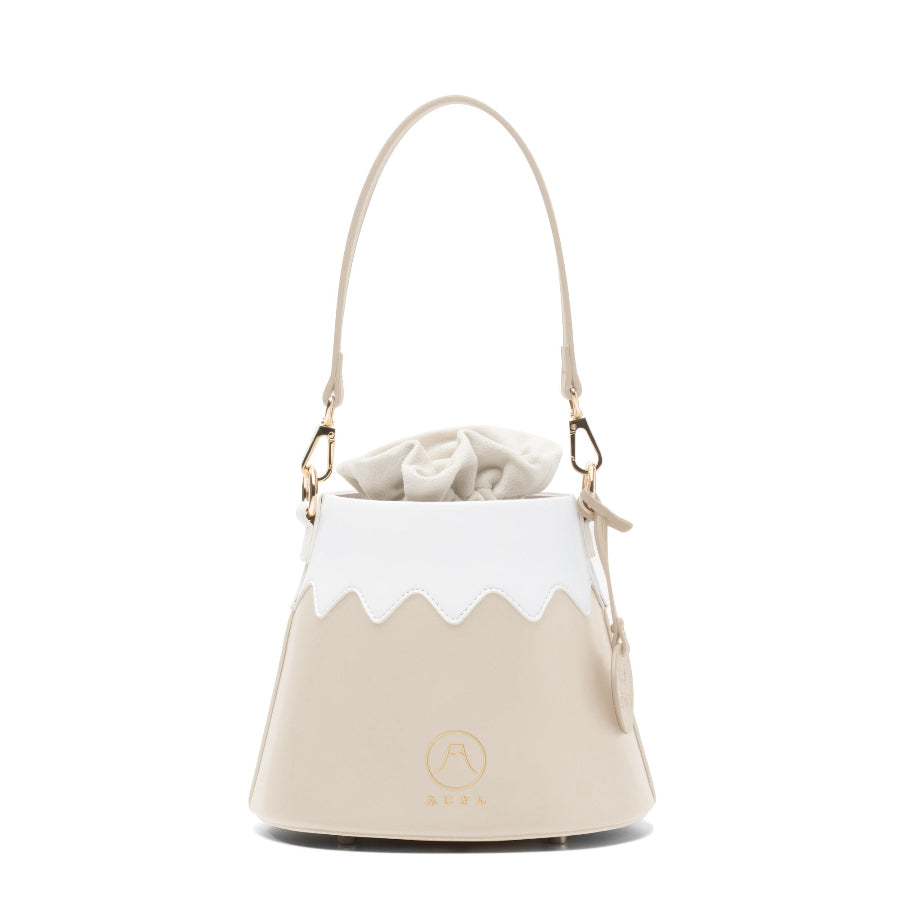 Neutral beige and white Mt. Fuji Goen Bag in Tea colourway at Grandmama Store in Hong Kong.